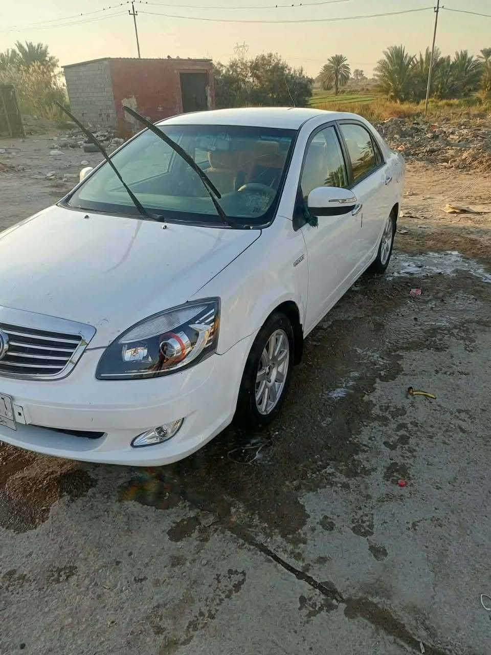 السلام عليكم جيلي موبل 13 رقم بابل كير عادي السعر ب40وبيها مجال 
قليل العنوان الحله ابي غرق رقم الهاتف ***********
