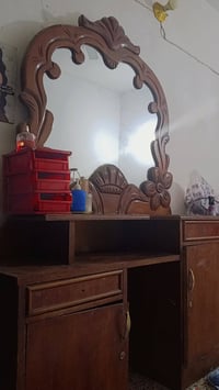 ميز مرايه • نضيف • يخبل