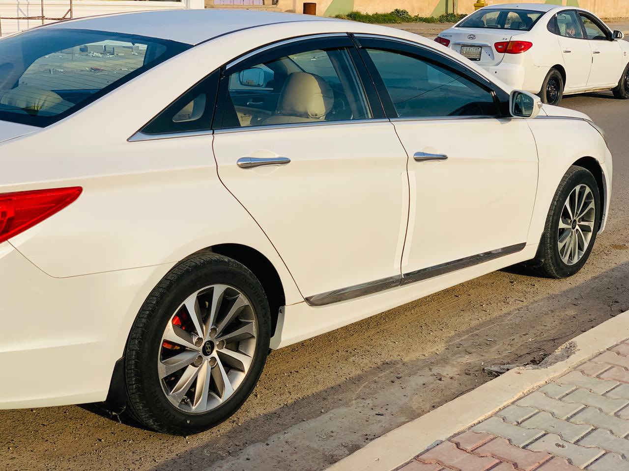 تحية طيبة.
سوناتا 2011.  خليجي.     تحفة. 🫰

كفالة عامة.   بيهه شويه باب سايق حك شبر

تحويل او وكالة مباشر. سنوية.  لغاية ال2030

محرك 2400. دوش.  وضع شركة   سيارة 

نضافة 💯%

مواصفات فول. 

رقم السليمانية دولي 21

تبريدقطعتين.  اشاير بل مري.  تحكمات جهتين.   كشافات زنون مري شفط.  ويل كروم.  

يدات نيكل.   ستيل 

السيارة حلوة وجديدة. اي.  نقص مابيها.    ✅

للبيع .   السعر.  123وبي مجال 

    مكان بلد   .”***********
