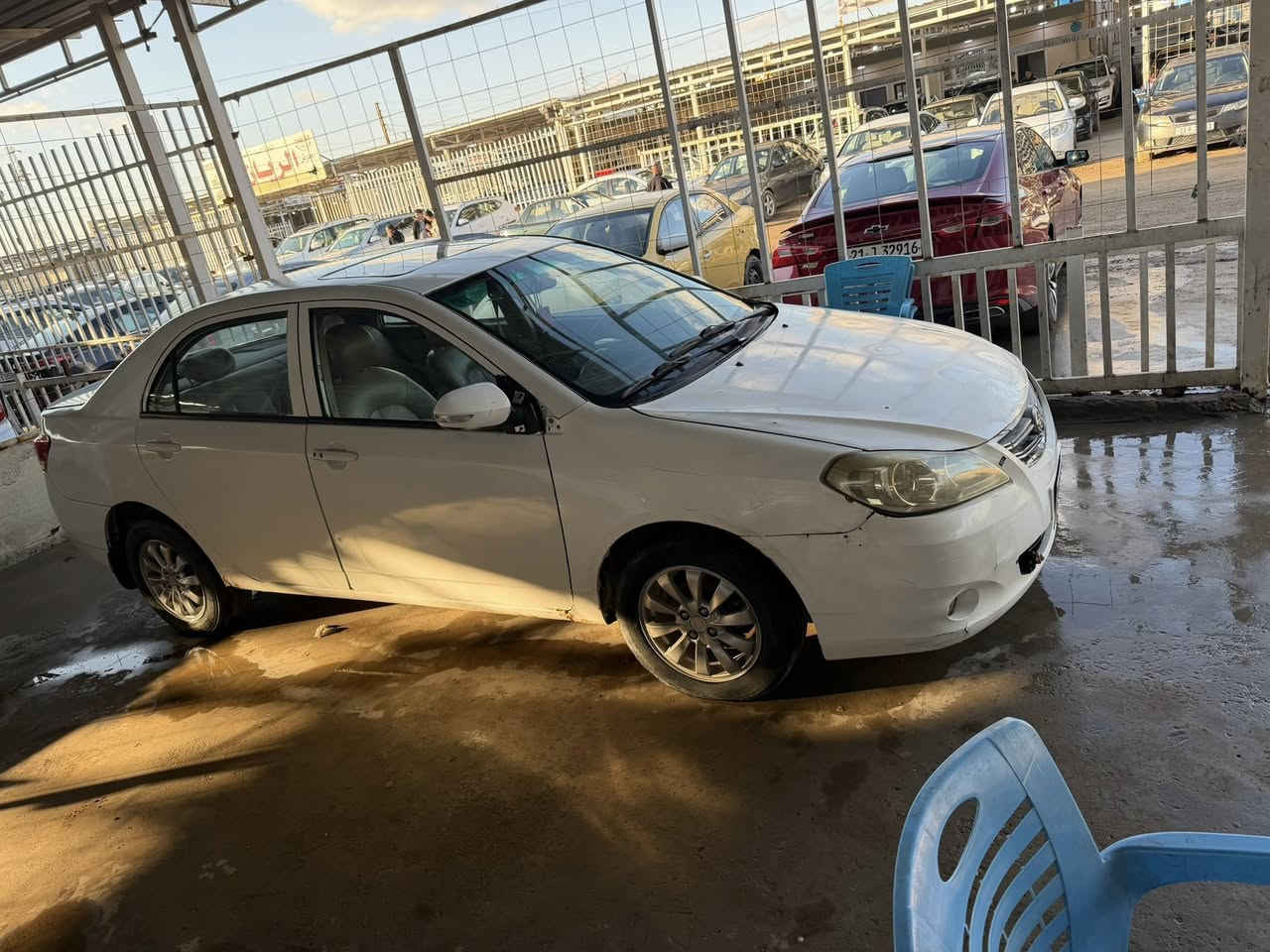 سلام عليكم بيوايدي ٢٠١٣السيارات جاهزة مكينة كير نضيفات.  صدرجديدالسعر 35قفل العنوان بغداد الدوره رقم ***********
