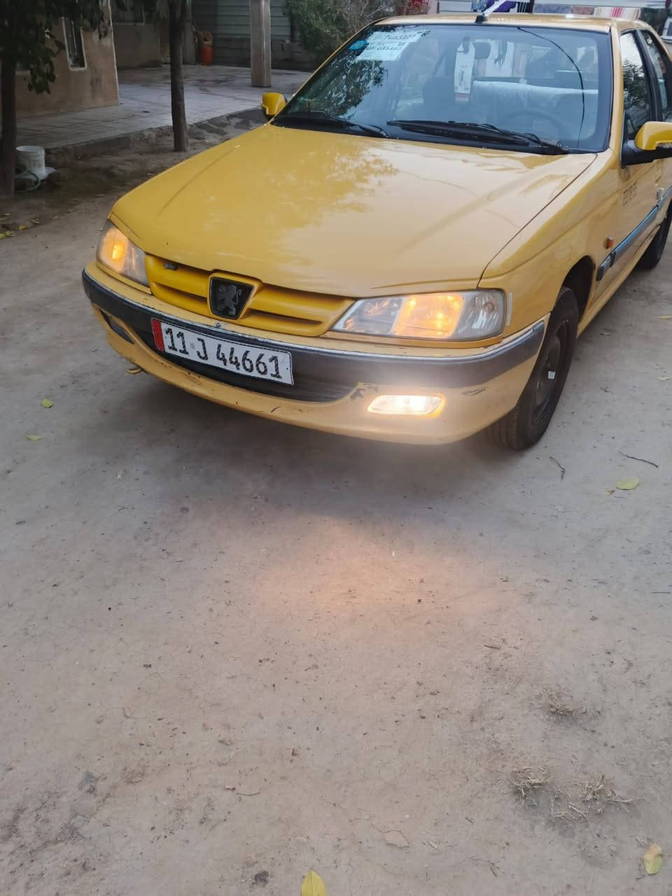 السلام عليكم بيجو بارص موديل 15 مكينه وكير كفاله  بيها بنيد مصبوغ والهلال الخلفي صبغ رقم النكليزي 
السعر 42 
بغداد التاجيات
***********
