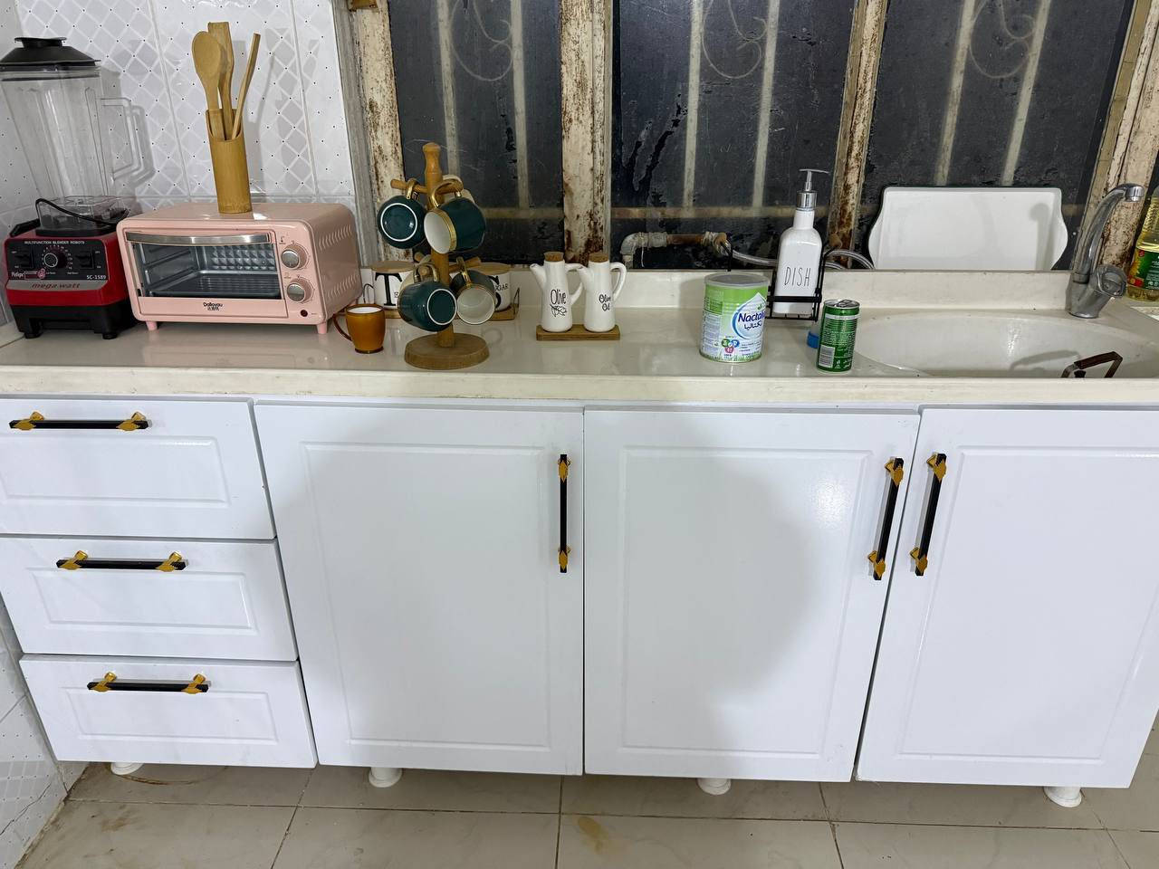 سنك مترتين ونص hdf
السطح مرمر جديد استعمال اشهر 
صغير على المساحه العندي الي تحب تتفضل خاص


**إذا كنت صاحب هذا الإعلان وتريد حذفه لأي سبب، رجاءا أرسل رسالة إلى الدعم الفني**