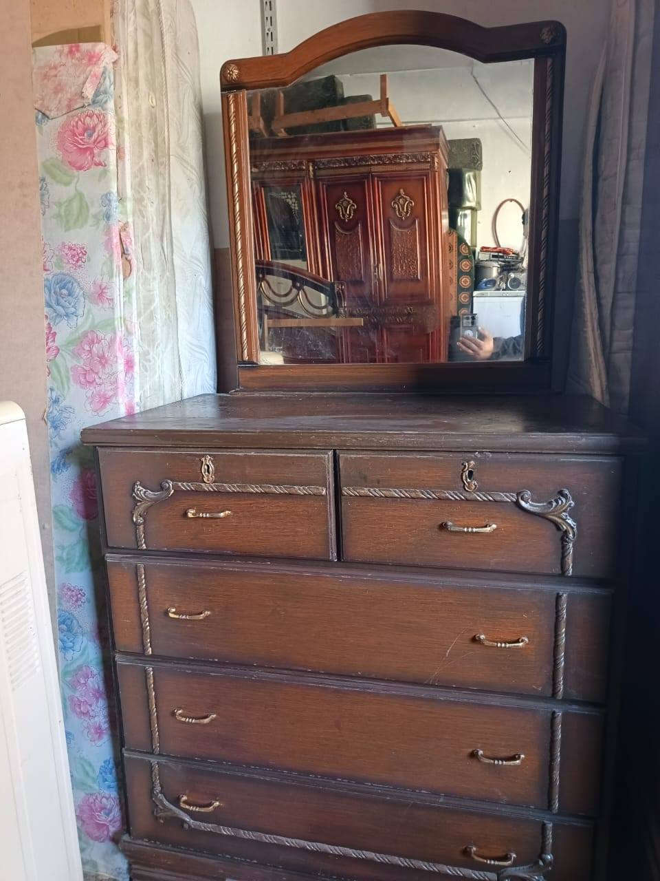 يا جبار للبيع خزانة اربع بواب مع 3 دروج مع بيرو مراية دروج قلبا بلاكي بلغاري قواعد زان اخوات جداد
للتواصل0965009777


**إذا كنت صاحب هذا الإعلان وتريد حذفه لأي سبب، رجاءا أرسل رسالة إلى الدعم الفني**