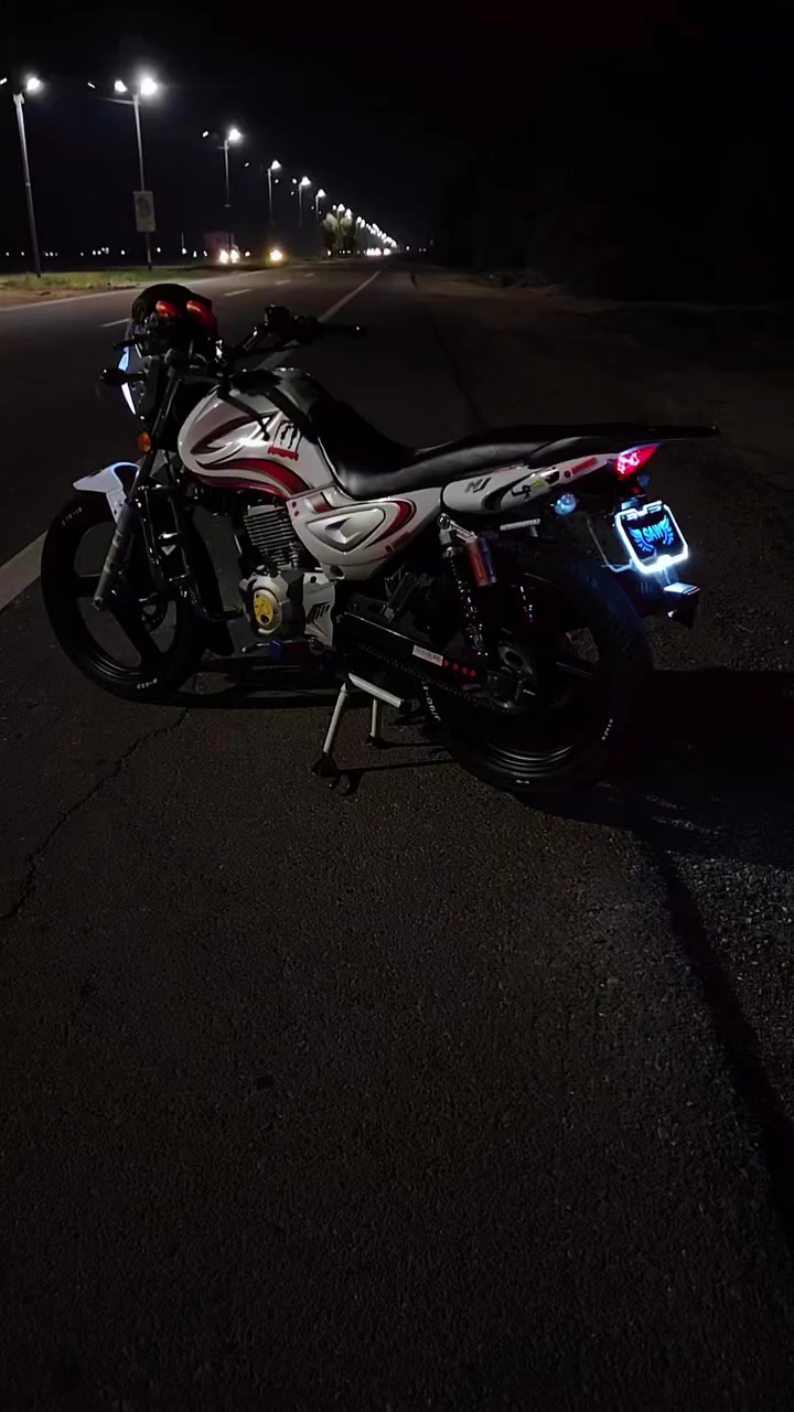 سلام عليكم موديل 16 معمر 25 لاتكولي شبي كلشي مابي عل اخرر حبايه وسعره 850 وبي مجال ترا سعره مناسب ولي يعحبه يتصل وليتصل ويضل يغني يلكه غير جواب معه حترامي للزين *********** الموطور بدون اواق
