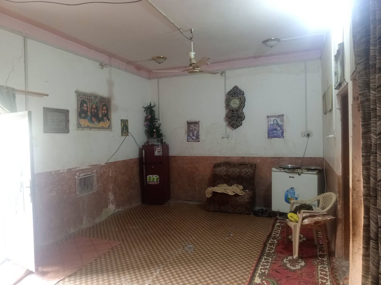 السلام عليكم البيع
يوجد بيت 220 متر قرب حسينيه السواق غرفتين وصاله حمام داخلي ومساحه جبيره يم بيت الحويش عن الشارع العام 150 متر تقريبن ماي كهرباء ومجاري.. سند 25 طابو زراعي .. سعر التفاصيل الرقم *********** واتساب موجود ***********
