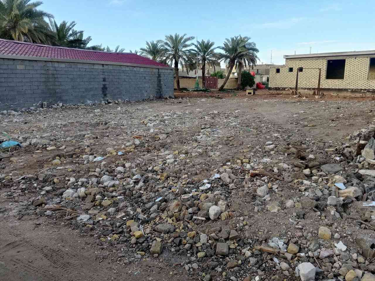 #قطعه_ارض_للبيع مساحه 250 م  سند 25
شارع تبليط ٱناره مقرنص 
تبعد عن شارع 100 م 
كاع رياح الشكري 
***********
