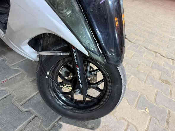 سلام عليكم
ماكس مضلع حديث نوووووزل الدراجه كامله مكمله كهربائيات نكره الصبح نقصه فقط كلج امامي علمود الشلعه ترايه حلو بيه ويلكب 
المكان بغداد الحريه العياده الشعبيه 
السعر 725وبيه مجال بسيط
***********
