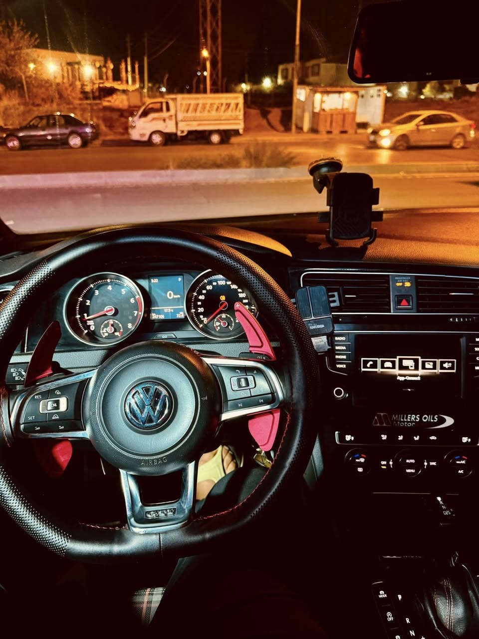 گۆلف gti 2016 2.0torbo فول مواسەفات چاملغو بۆنیت بۆیاخ بی ناوگرتن بی دەعم  کەپس   فرۆشتن ***********
