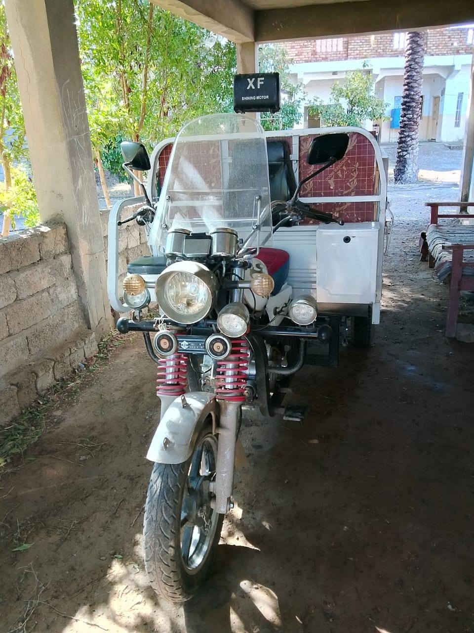 موديل 23اوراق موجوده معرض النورس سعر 2ملونينين 150 بيه مجال مكان بهرز رقم ولد ملكلف بلنشر ***********
