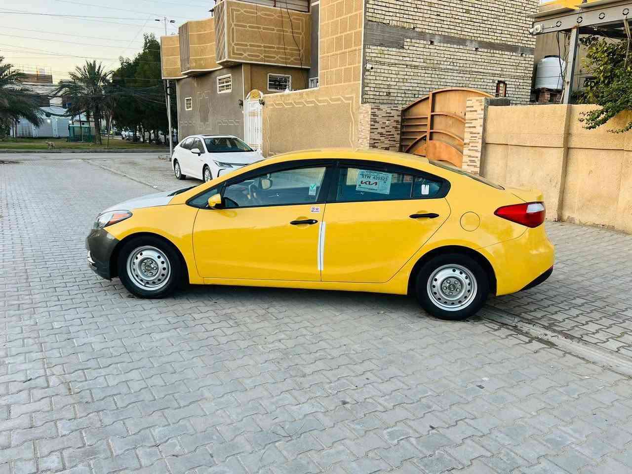 سلام عليكم كيه فورتي مديل 2015وارد امريكي حادثه بس دعاميه والباقي كفاله عامه اليبل واحد كله سياره هيه وغرمات مصفره سنويه 2028سياره جاهزه مال جناي لايت زنون شاشه تحكم ستيرن مكينه 2000تخم تاير حداديه كله جديد السعر 105الستفسار كثر نتصل مكلف بنشر ***********
