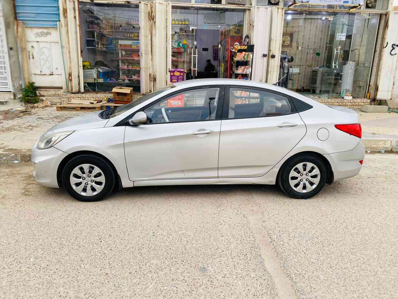 سياره اكسنت مديل 2017
خليجي محرك كير حداديه خير من الله

بيهة ضرر بالجاملغ الخلفي بدون دواخل

سعر 85 وبيهة مجال عنوان ناصريه مركز
***********
