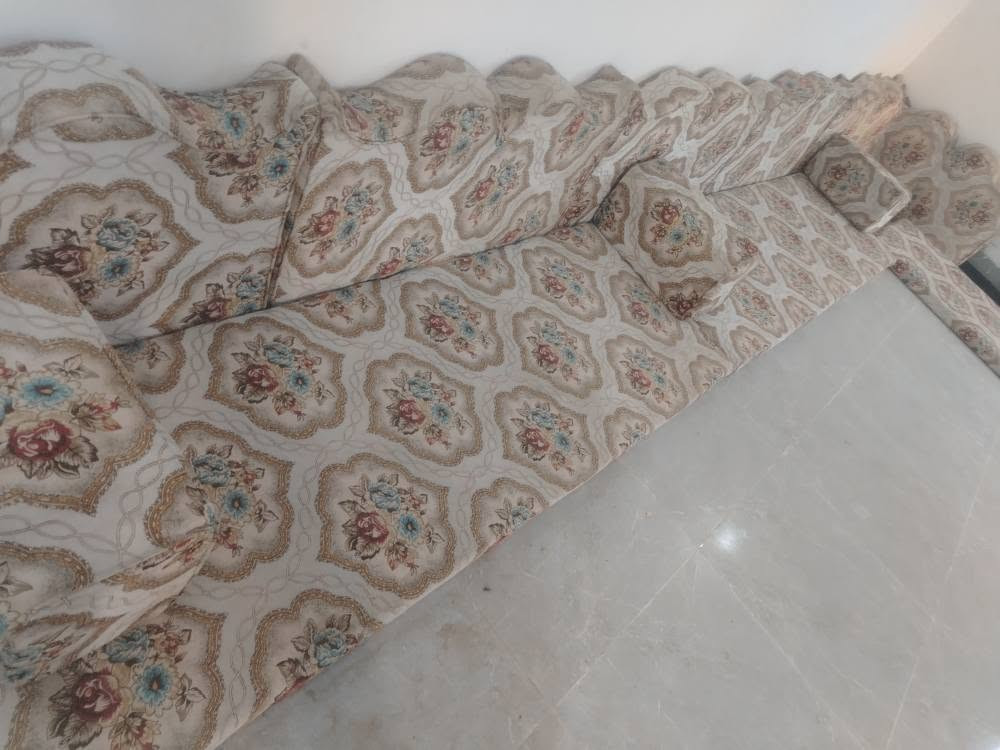 جلسه عربيه ملكيه ٦ دواشك ١٢ متر وجهين راقيه جدا سعرها ١٩٠ المكان نجف حي ميسان مقابيل العسكري *********** بيه وتساب النجف, العراق
