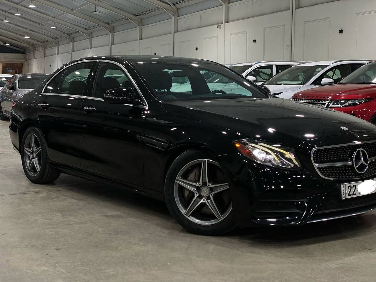 Mercedes Benz E 300 2017 وارد أمريكي ماشية  الف السيارة ضرر جدا بسيط شبه كلين  فقط شوية100 من الجنطة بدون داخل او ايرباك وابيع شرط الفحص 
السيارة كلش حلوة وجديدة وعلى وضع ال وكالة السيارة فول سلايد وجلد وهواي مواصفات معروفه السعر هو 24000$ الف دولار. او 240 ورقة وبيه مجال وترهم بيع او مراوس وبيك خير وتدلل مكاني بغداد رقمي ***********السيارة بصمة و سلايد و لايت زنون كهرباء و صندوق كهرباء و جلد وكراسي كهرباء  وتدفئة وتبريد ووضعيات قيادة وسيارة اربعة سلندر حجم 2.0 توين تيربو
