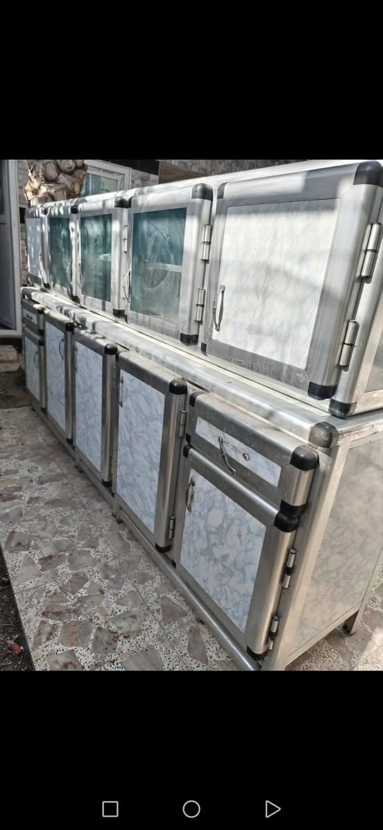 كاونتر للبيع نضيف السعر  350
وبي مجال  كوفه حي ميسان 
***********
