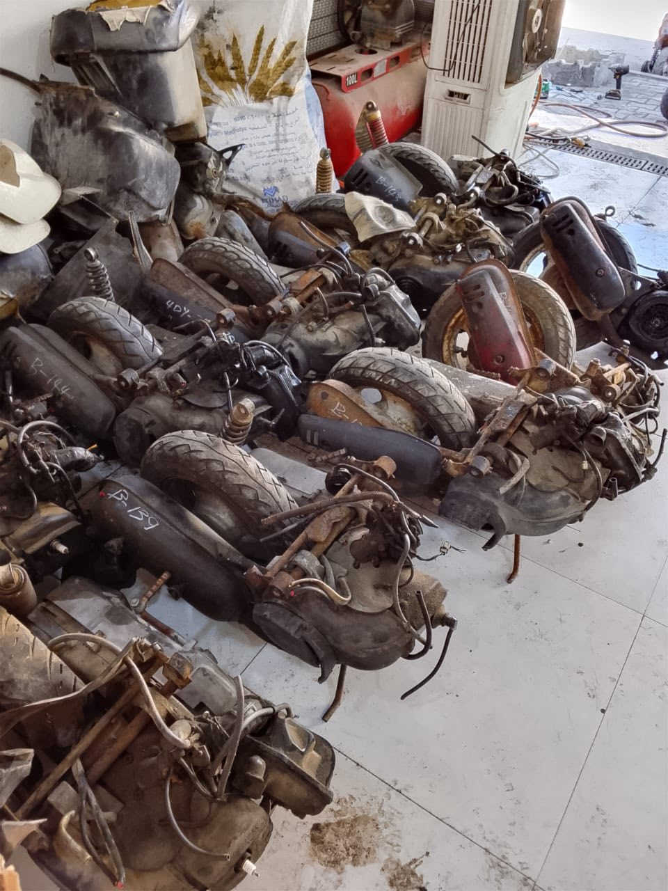 يا الله تم وصول مكاين بطه منغولي   الستين بصوره عام مكاين كفاله عامه ممفتوح سعر سعرها هيه وشدها ١٥٠ وتدللون ***********
