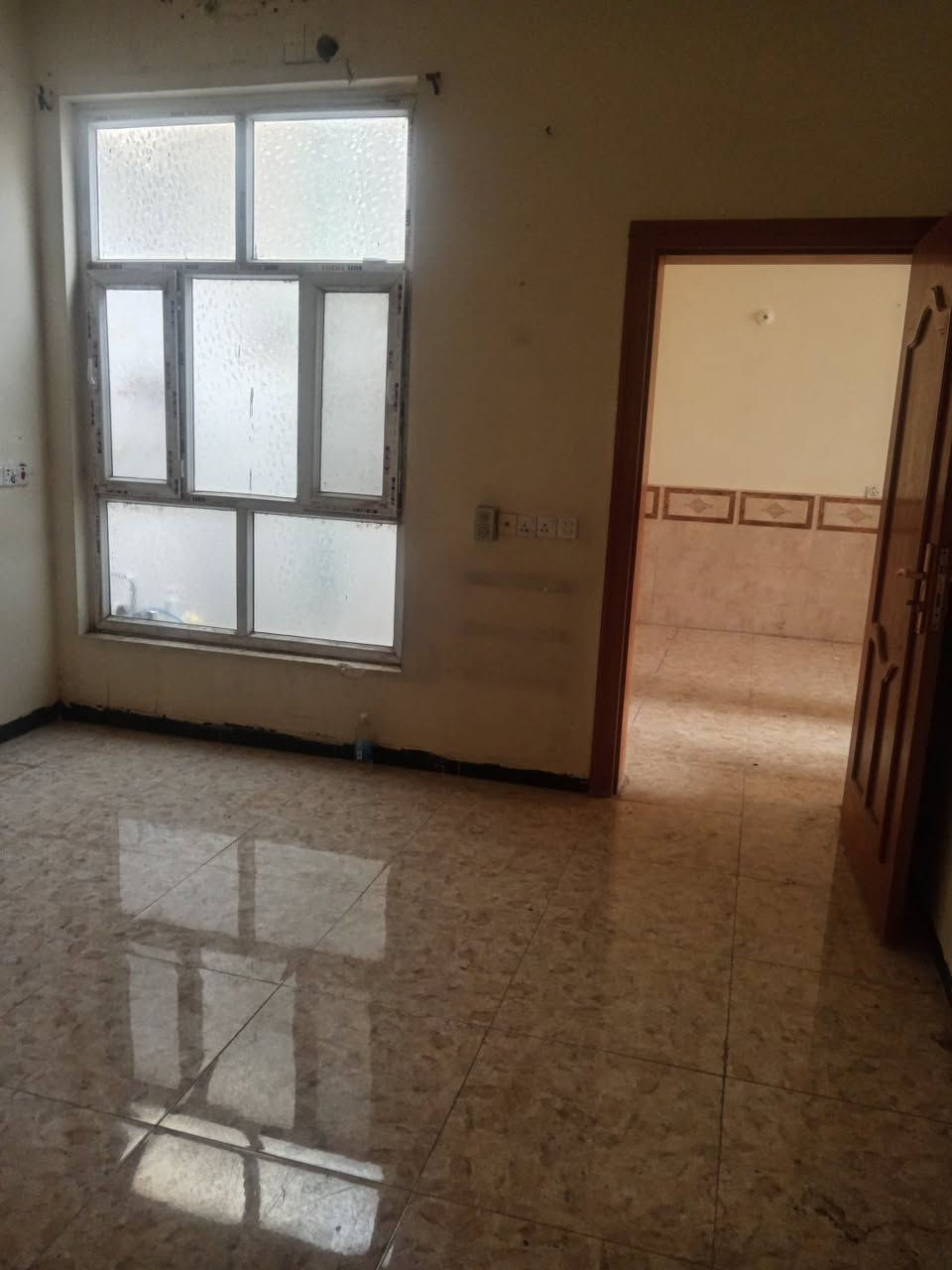 السلام عليكم بيت للايجار.. بالدور الثانيه قريب على شارع 60 لباقي التفاصيل الاتصال على الرقم - ***********
