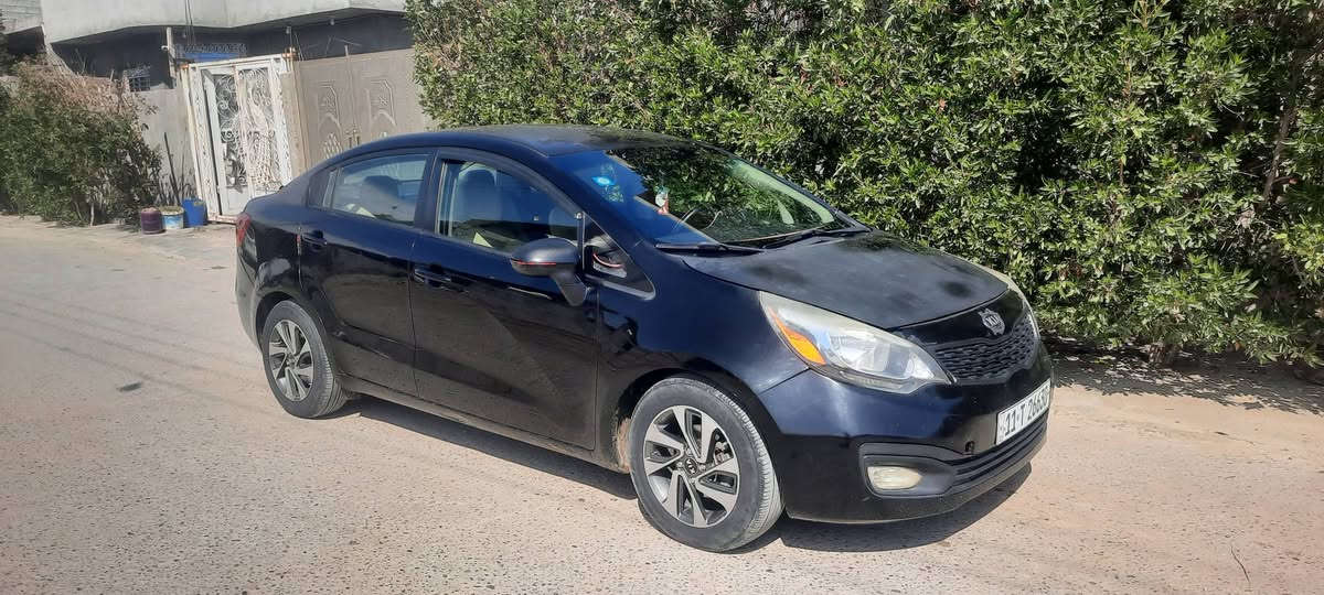 بسم الله  
كيا رييو موديل 15 امريكي حادث بنيد مبدل بدون دواخل محرك 1600 خير من الله تتفئه تبريد داخل لونين مال بيت بسمي  ماناقصهة كلشي ٨٨وبيهة مجال مكاني بغداد تاجي ومراوس حسب القناعه ***********
