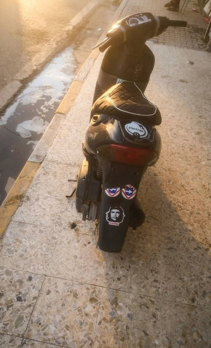 يا الله السلام عليكم شباب دراجه ساسوكي ٦٠ مثل مموضح بصوره نضافتهه حلوه الدراجه نكره سلف هورن بس العداد ميشتغل و كدام عينكم قيم بلي يرضى الله و بلعافيه رقمي *********** او مراوس ترهم مو مشكله
