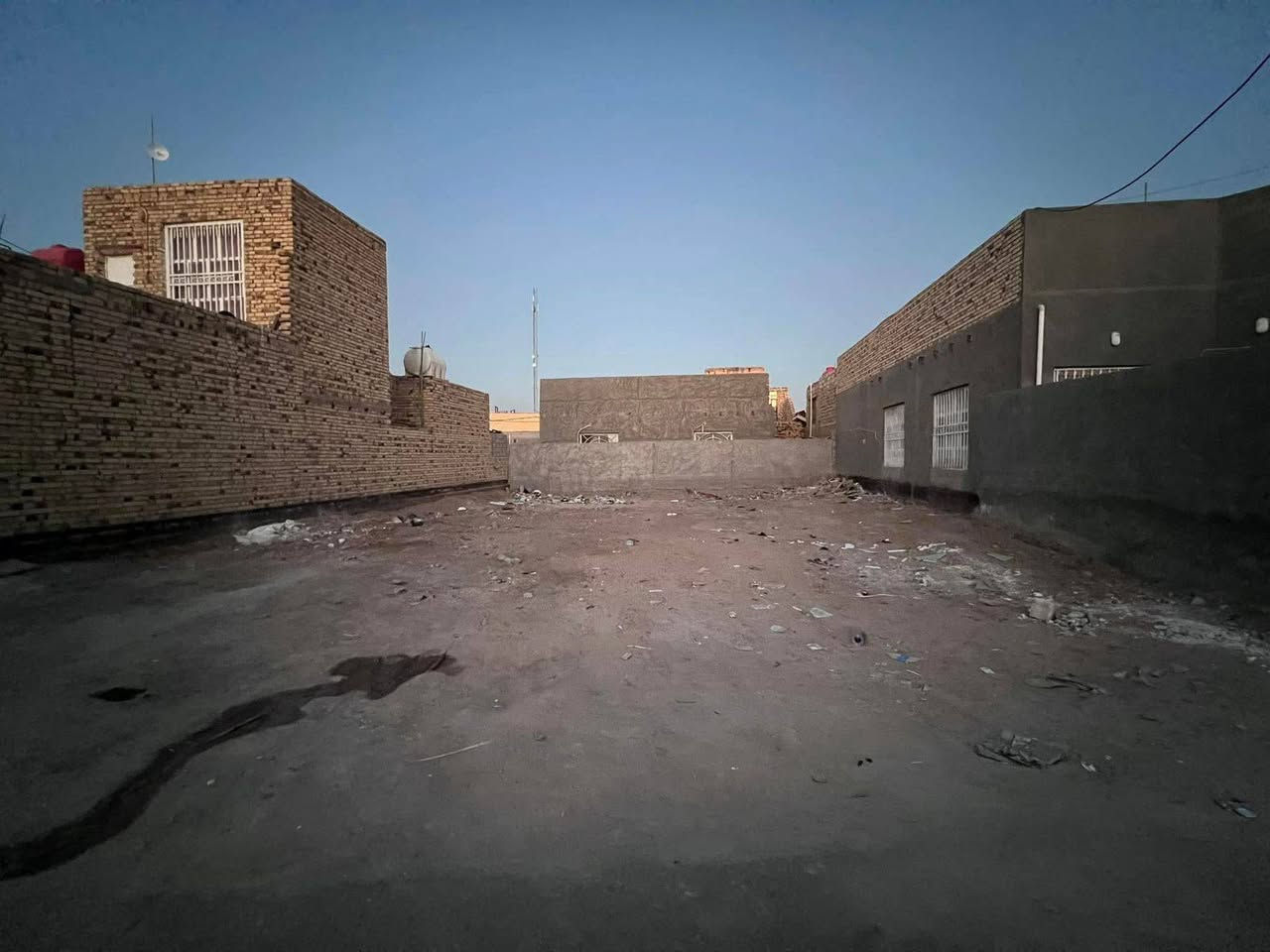 للبيع
عرصه طابو صرف
مساحه ٢٩٧ متر 
حي السلام 
متوفر كافة الخدمات 
للاستفسار مراجعة مكتب السنيه للعقار 
قرب جامع السنيه الكبير 
***********
