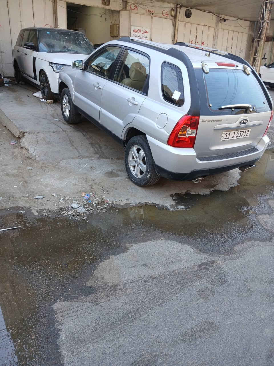 كيا سبورتج ٢٠١٠ خليجي
ماشية ١١٢ الف كيلو
لون فضي 
محرك ٤ سلندر 
صبغ صفحة اليمين بدون دواخل
رقم بغداد الجديد وهزة جديده
العنوان العامرية او كمب سارة 
رقم التلفون ***********
