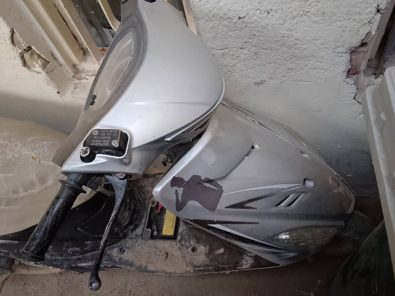 سلام عليكم دراجه سكنس محرك ياباني مامفتوحه دراجه شغاله اي نقص مابيهه للبيع مكاني نجف ***********
