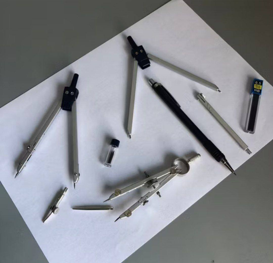 ✨سيت عدة فرجال ✨

🌟تميز في صفك بلمسة خاصة.. أدواتك تعبر عن ذوقك الرفيع🌟

يتكون السيت من :
📌الفرجار (Compass)
📌المفصل (Spring Bow Compass)
📌قلم حدد (Mechanical Pencil)
📌علبة حدد (Lead Refills)
📌وصلة مسند (Extension Bar)
 
#بسعر 7.000

العنوان:- المثنى _ الرميثة _القشلة_ مقابيل دائرة الري 
يتوفر لدينا توصيل لجميع المحافظات العراق 
للحجز والاستفسار يرجى مراسلتنا على التلكرام 
@a_aa62


**إذا كنت صاحب هذا الإعلان وتريد حذفه لأي سبب، رجاءا أرسل رسالة إلى الدعم الفني**