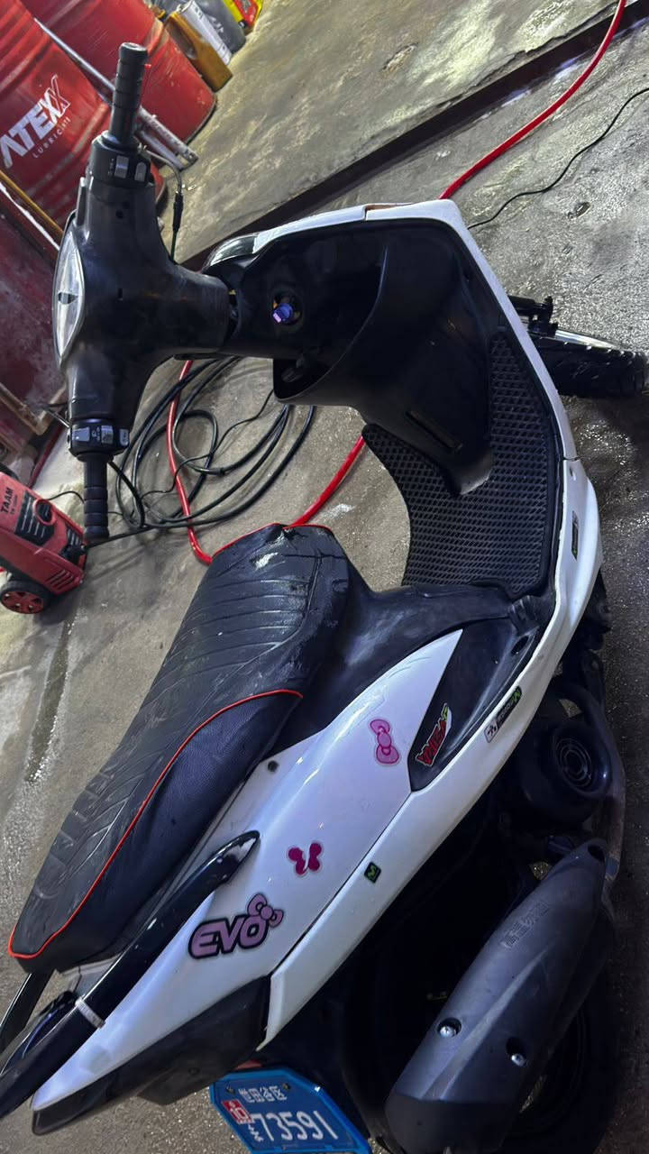 سلام عليكم ماكس عدله 49 مجفته مره وحده تجفيد شركه ناعمه وشلعه تخبل دراجه ما نقصه شي كبل لشارع تنومه شط العرب ***********
