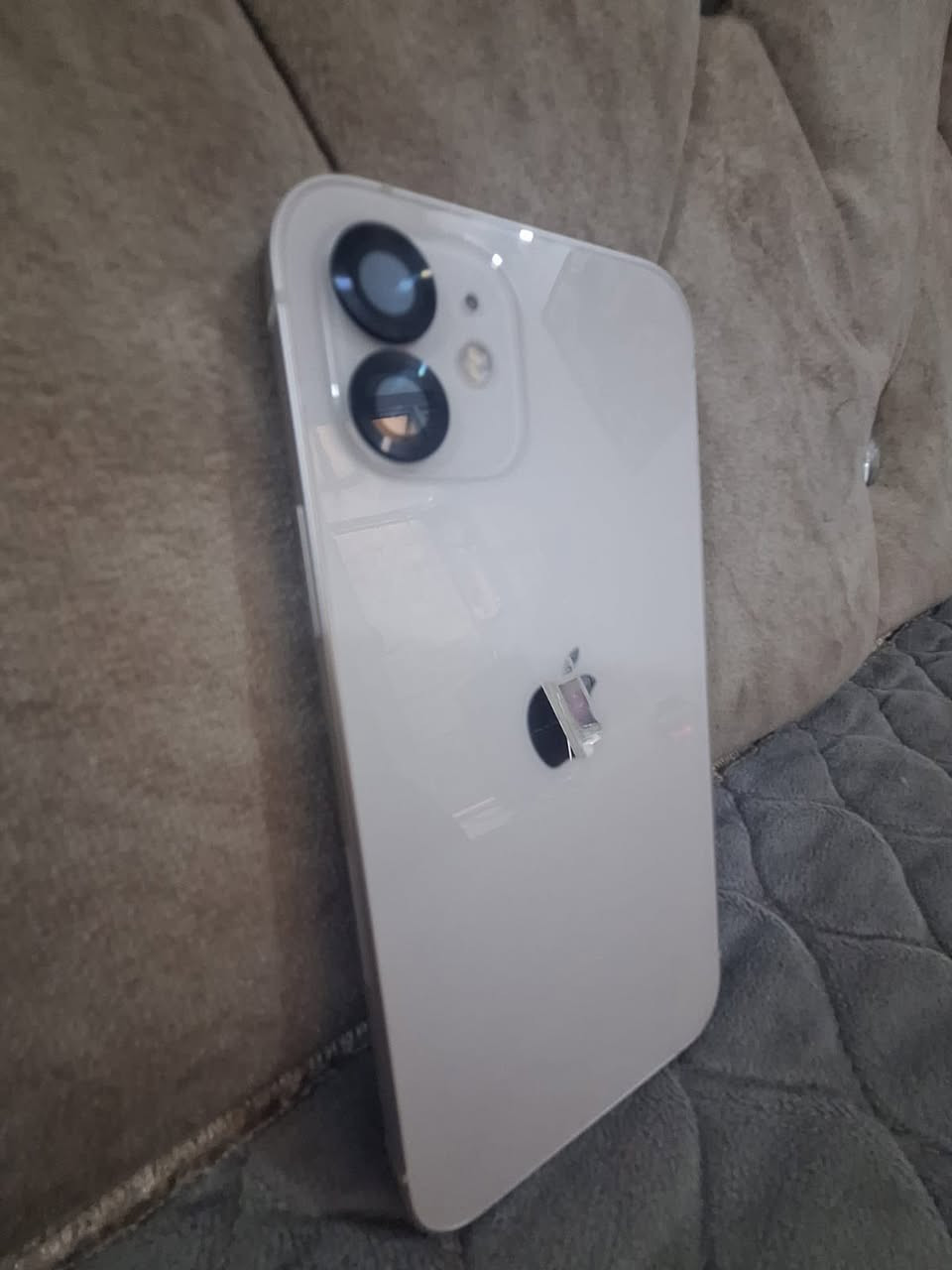 سلام عليكم
آيفون 12 عادي
موبايل ما مفتوح بعده جديد
الذاكره 128
البطارية 79
السعر 400 وبي مجال حك جيه 
المكان المعامل بستان سامي 
الاستفسار ***********
