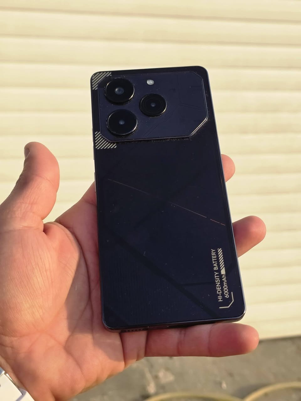 السلام عليكم تكنو  وحش الالعاب بوفا ٦ برو ٥ جي ذاكرة ٢٥٦ 
رام ١٢ معروف بالمواصفات مكاني بغداد شارع فلسطين السعر ٢٣٠
وهذا رقمي ***********
