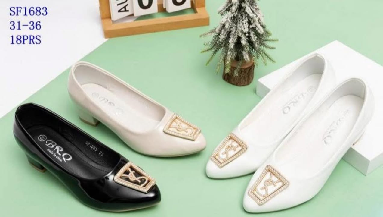 احذية بناتي جديد كميات قليله جملة فقط*********** واتساب
