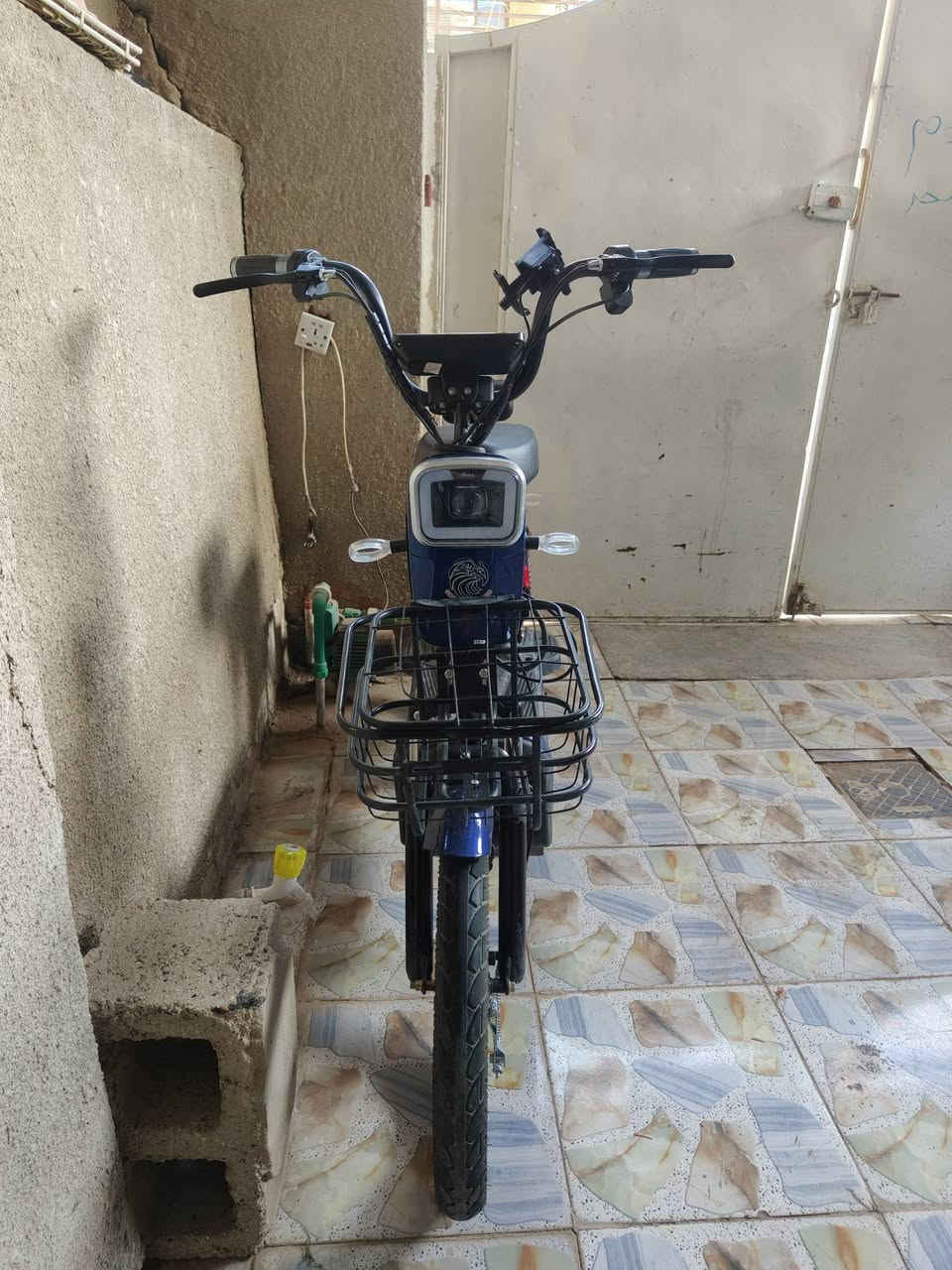 السلام عليكم
دراجه شحن للبيع حجم 20
5 بطاريات السرعه القصوه 99
4 نمر بيها مانع سرقه وتشغيل عن بعد
وتشغيل بلكارت الاشاير كله شغال 
دراجه مكفوله مستعمله 4 اشهر 
السعر 400 رقمي ***********
