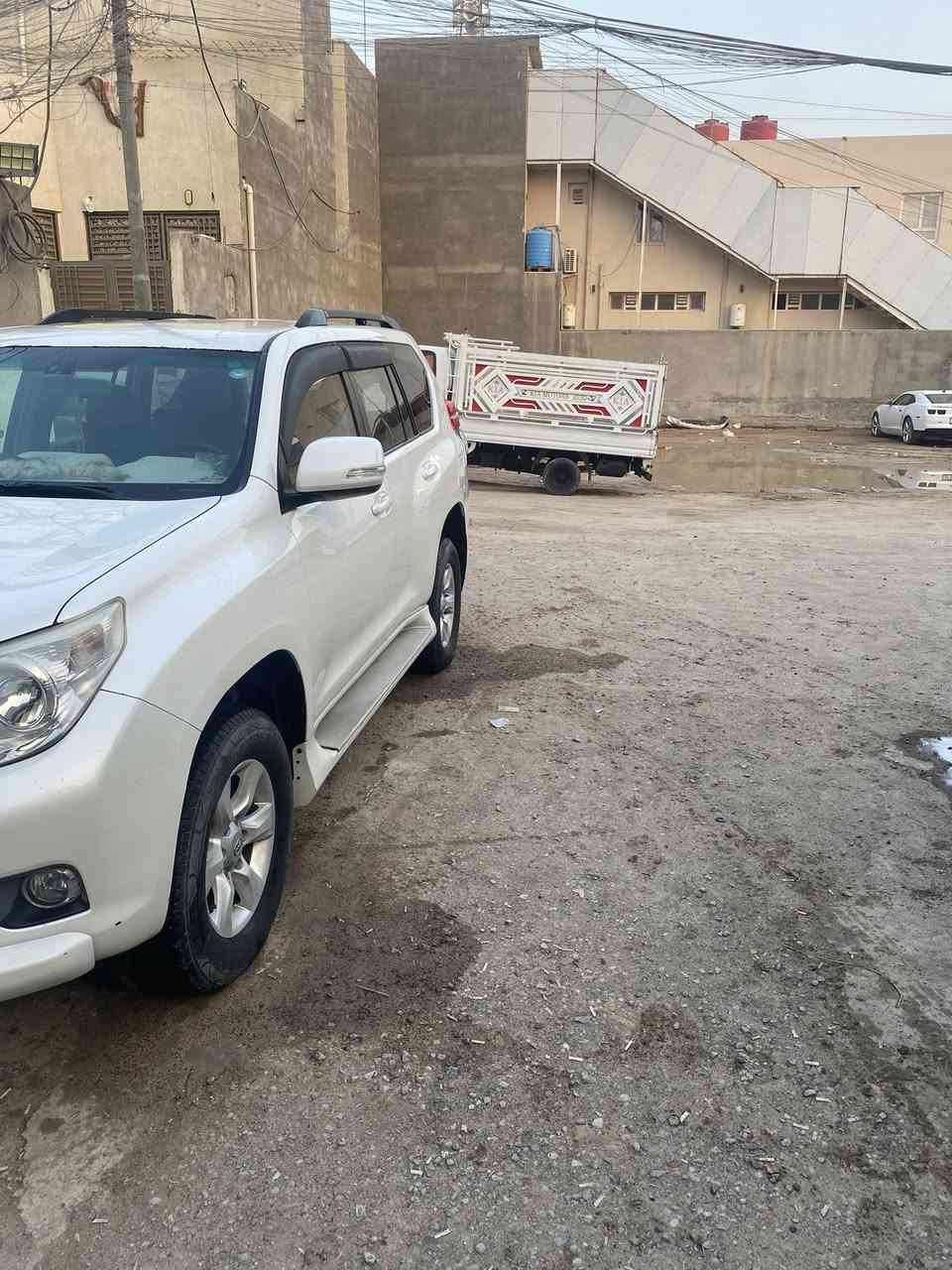 السلام عليكم سياره برادو موديل ١١مكفوله كفاله عامه أربعه سلندر سياره جديده بمعنه الكلمه السياره مال بيت العنوان بصره أبو الخصيب السياره شركه زائز الاستفسار *********** غير متواجد عل واتساب
