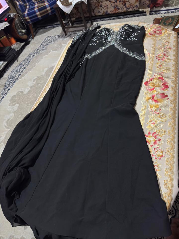 فساتين قياس 44-48-46 الي تحب تتواصل على الرقم *********** واتساب
