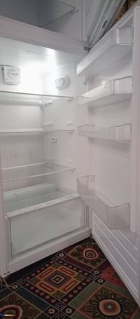 ثلاجه للبيع كوري مستخدمه شي السعر خاص او على رقم 07728662958