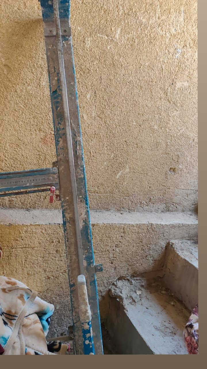 السلام عليكم قاطعه سراميك للبيع مامتواجد ع فيس تصل مكانهه لشعب***********
