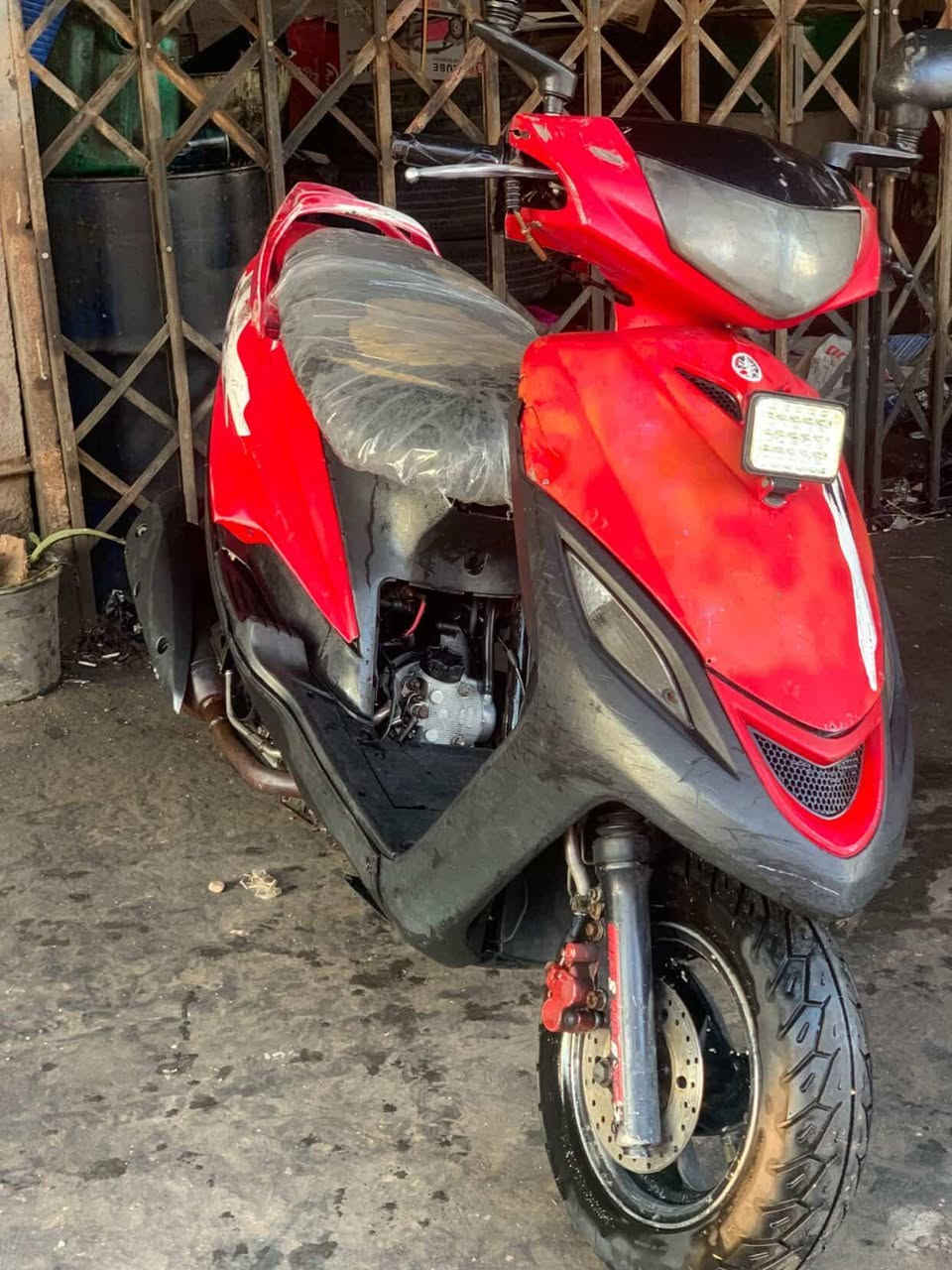 السلام عليكم للبيع دراجه ماكس 140 كهربائيات كله شغاله سلف دراجه كامله من كلشي كلج خلفي رياضي سعر 250 بيه مجال حك جيه 
للاستفسار: ***********    مكاني بغداد
