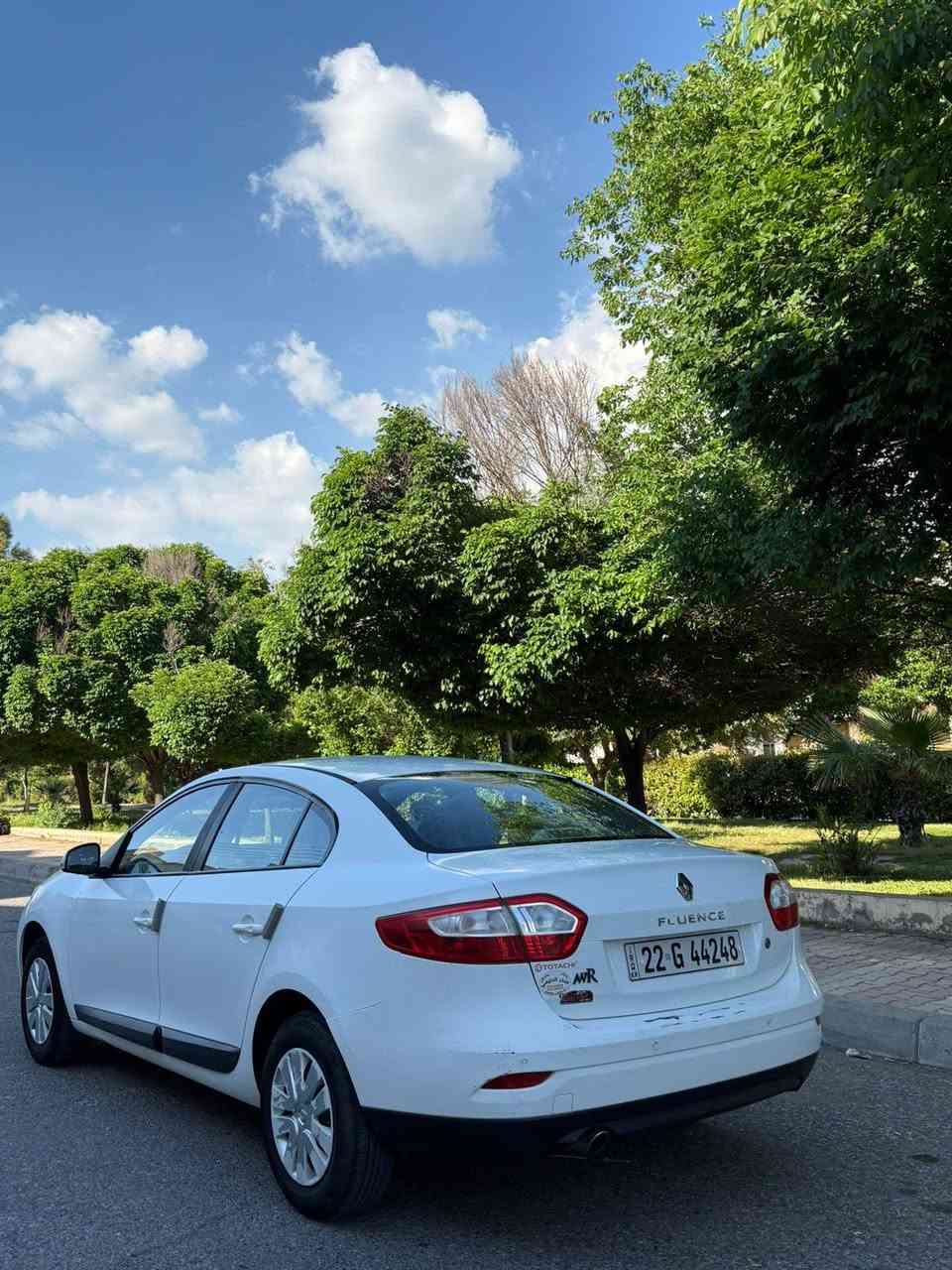 🚗 **للبيع سيارة **
🔹 النوع: رينو
🔹 الموديل:  فلاونس
🔹 سنة الصنع: 2017
🔹 اللون: ابيض
🔹 محرك 2000

✅ السيارة بحالة جيدة جداً 
✅ سياره كفاله عامه

💰 السعر: 90$ (قابل للتفاوض)

📍 الموقع: اربيل معرض منذر الدليمي

📞 للتواصل: ***********
