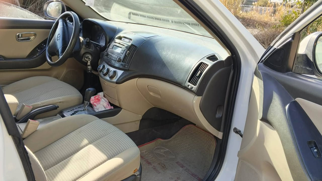 سلام عليكم
النترا موديل 10

تحويل وكاله حاضر

مكينة كير تبريد جيد

بيه اقل القطعتين صبغ بدون دواخل 

السعر 96 وبيه مجال العنوان النجف ناحية الحريه 

***********
