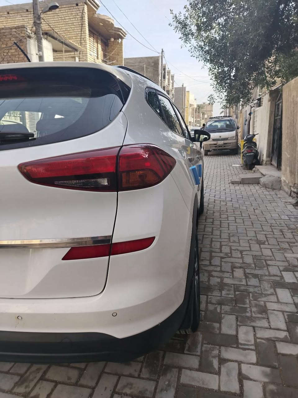 سلام عليكم.
توكسان موديل 2020خليجي فول مواصفات. 
بانوراما. بصمه شاشه حساس خلفي 
مري تحكم ستيرن جهتين شفط مكينه 2000دوش. برغي ما مفتوح بيه السياوه عله البلاد  ماشيه 83 الف اوقابل لزياده رقم بغداد مشروع وطني. عنواني بغداد الحريه الثالثه. 
*********** 
السياره معروضه اب210$ اوبيه مجال  مكلف بل نشر. رقم صاحب السياره موجود. ول سونار موجود.
