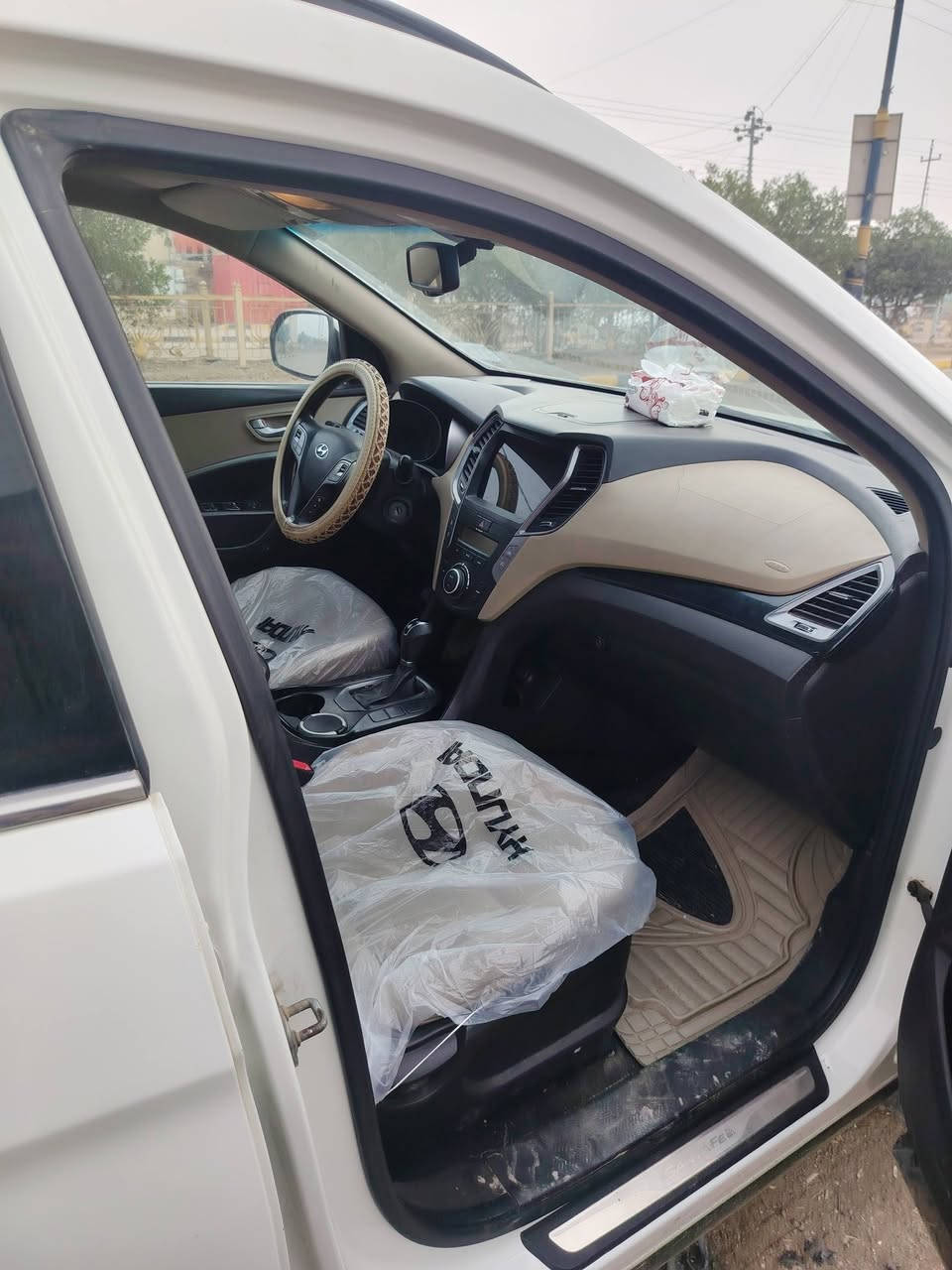 السلام عليكم سنتافي 2015 اربعه سلندر كفاله عامه سبعه راكب ثلاث قطع تبريد تخم تاير رقم بصره انجليزي تحويل ثاني يوم باسمنا شخصيا السياره بيعه ومراوس انفلونزا او اوباما او تشارجر سعر السياره 170 وبيها مجال للشراي فقط السياره موجودبميسان القلعه الصالح الاتصال على رقم الهاتف رجاء مكلف بالنشر راح اخلي لكم رقم صاحبها***********
