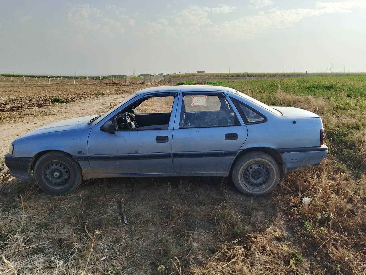 السلام عليكم سياره اوبل فكتره حجم 18موديل 1992شرط التحويل السعر 38بيه مجال للطيبين رقم الهاتف ***********مكان كركوك
