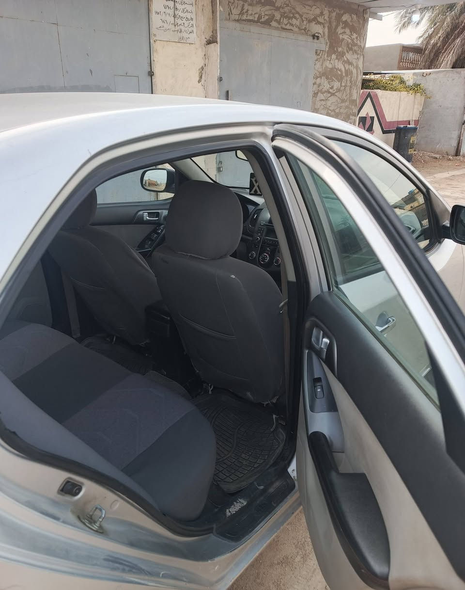 سلام عليكم.للبيع....سيراتوا 2012 مكفولة من الصبغ فقط بارد خفيف  موضح بيه ما مصلح ...رقم سلميانيه الماني. سياره جاهزه من كلشي ما ناقصه برغي محرك جيد جدا تبريد جيد جدا كله شرط تخم تاير جديد صدر جيد السعر ١٠٠ وبيه مجال للطيبين ....*********** مكاني بابل مسيب ...مكلف بل نشر
