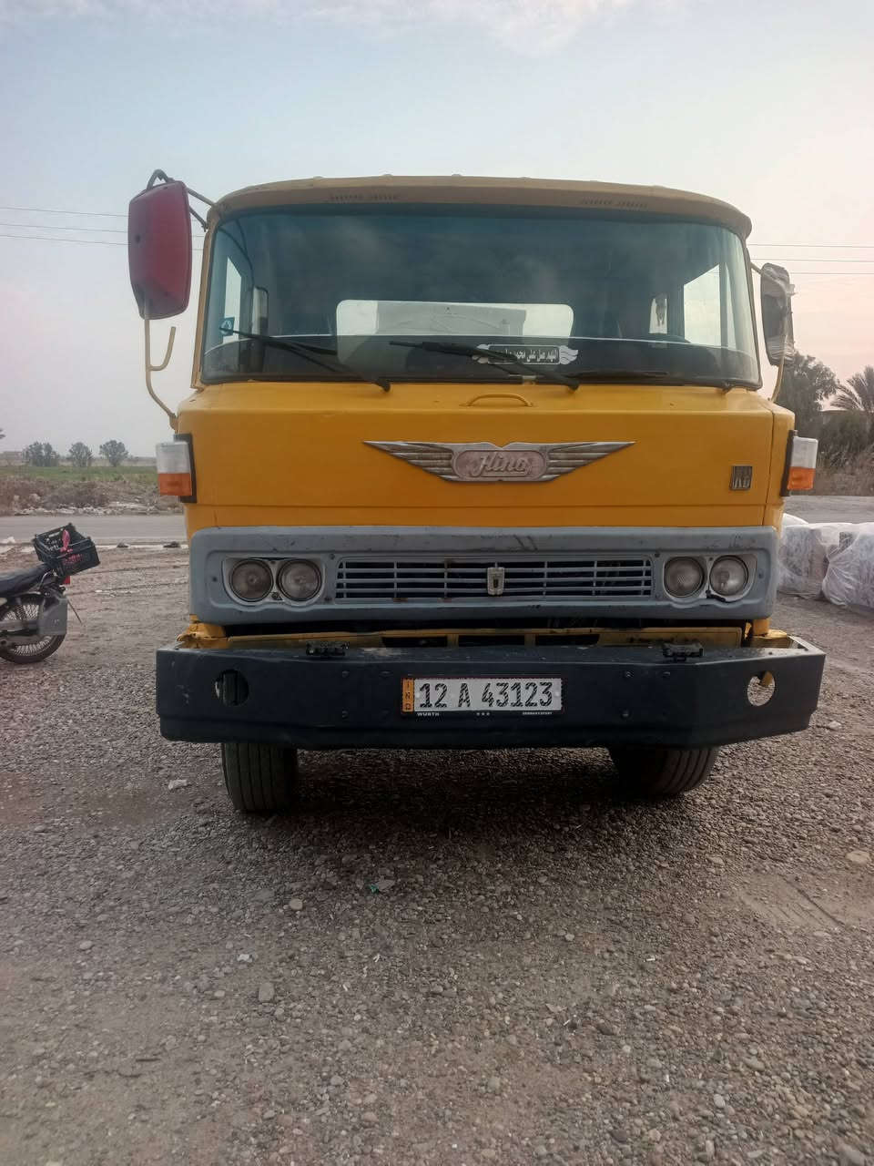 سلام عليكم البيع هينو موديل 1982 بسمي حموله 10000 ألف محرك كير تايرات ثنين وعشرين ونص السعر 65 مكاني بغداد التاجي قرب معسكر باب الاول ***********
***********
