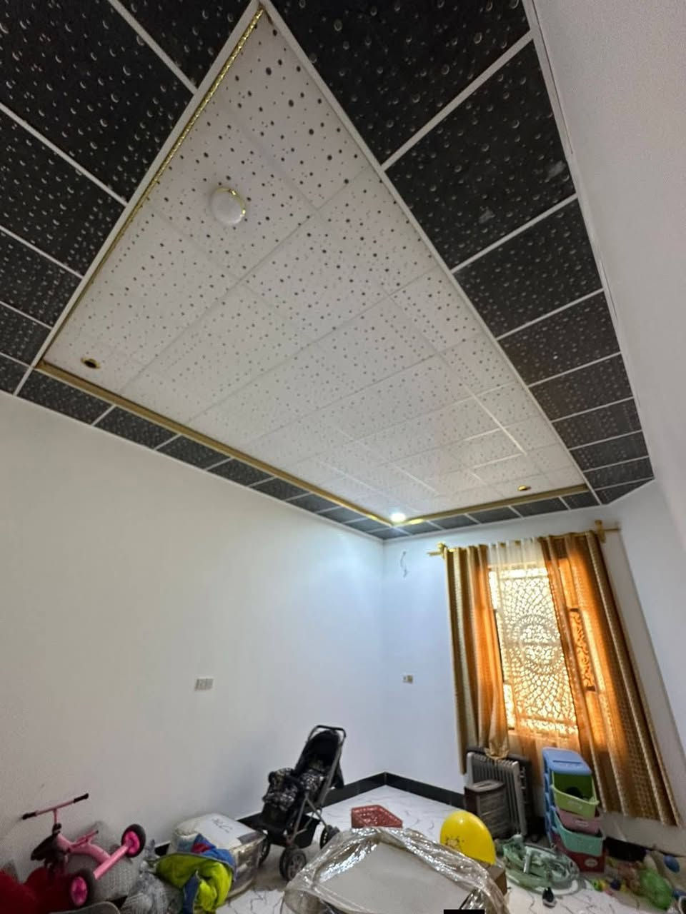 ا#سعد الله اوقاتكم بكل خير ⁉️
دار للبيع ❤️‍🔥
مساحه /245متر  
جنس العقاري :طابو زراعي باسم عراقي سند 25 وكاله ونصخ من الطابو وكاتبه من المالك مباشر 
العنوان / البصره ابو الخصيب منطقه النزيله  
يحتوي / غرفتين 2 منام 
وديوان و صاله و وطبخ 
وصحيات داخليه و خارجيه 
جميع الخدمات متوفره ماء كهرباء مدراس نت كلشي قريب 
السعر /90 مليون وقابل للتفاوض***********
