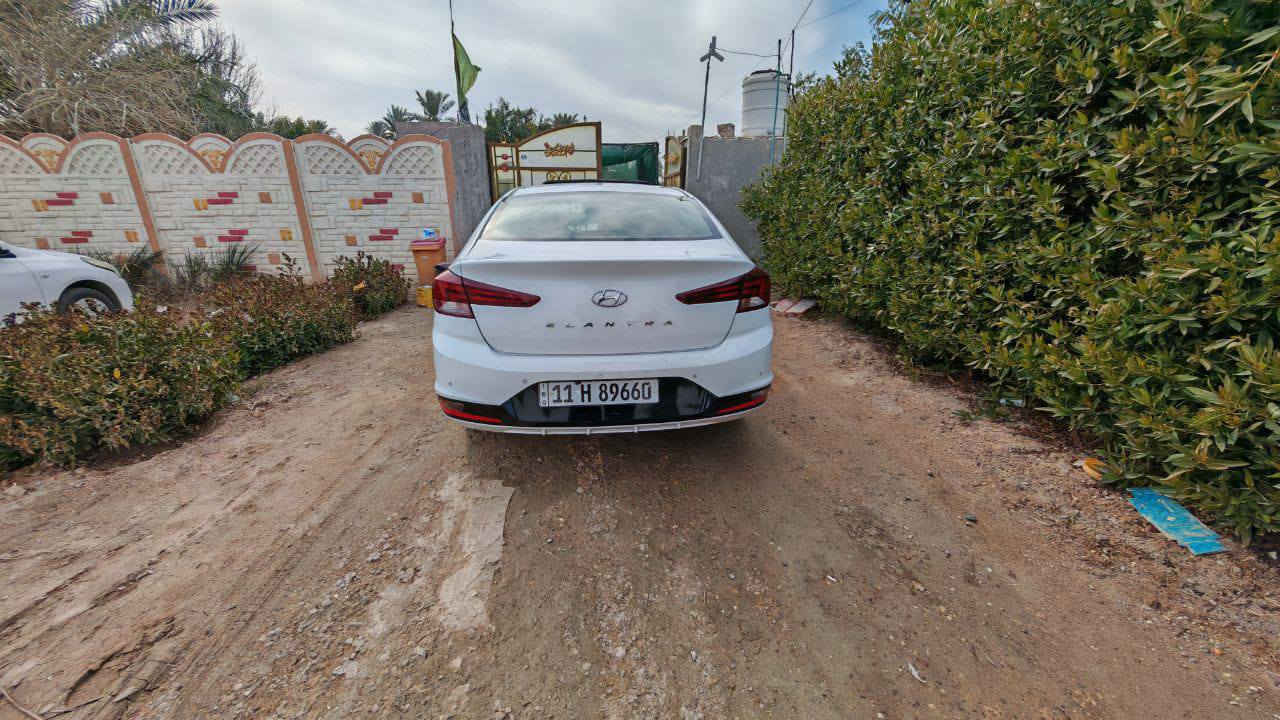 السلام عليكم 
موديل 2019 خليجي فول السياره1/1 
سنويه جديده هزه جديده السياره  ماشيه 159 السونار موجود بالمنشور عده جهت السايق مامبين بالبنيد بارد حسبت شبر 
ب152 وبيه مجال مكان كربلاء طويريج ‏‪


**إذا كنت صاحب هذا الإعلان وتريد حذفه لأي سبب، رجاءا أرسل رسالة إلى الدعم الفني**