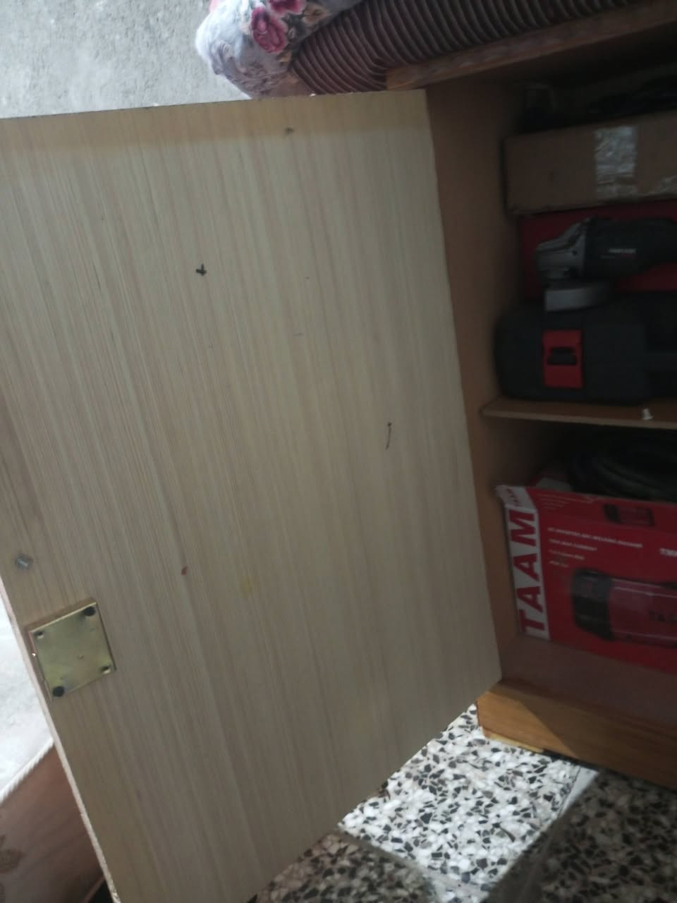 بوفيه بابين جديده لبيع مكاني بغداد حي اور سعر 75بيه مجال  ***********
