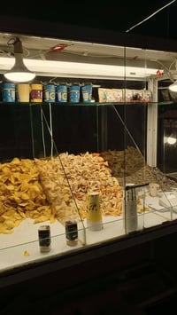 متوفر عارضه جام خانه متنقله 3 خانات ورف جام عله طول العارضه اضافه لباب...