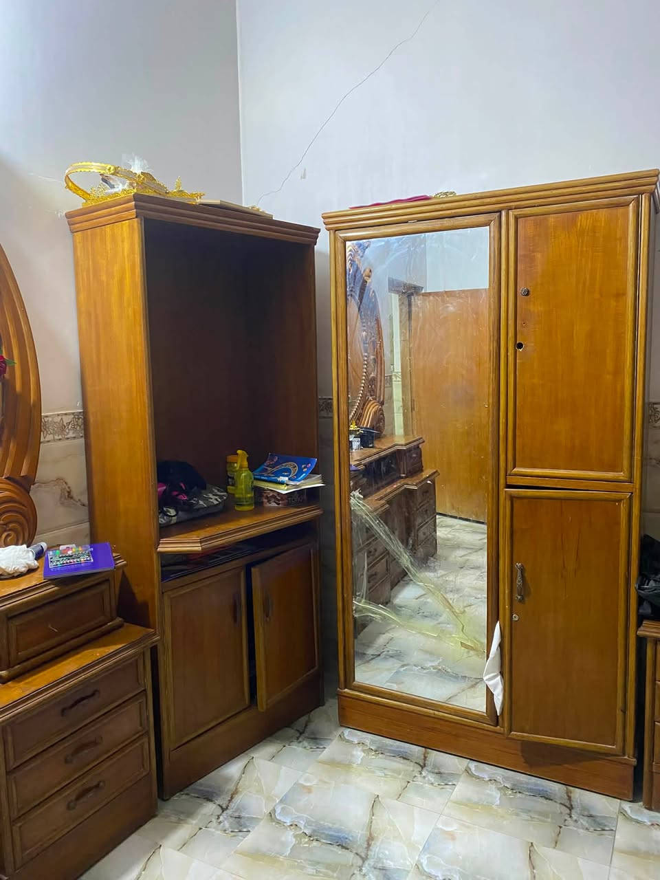 ***********
القادسية خلف الرياضي قيم واخذها
