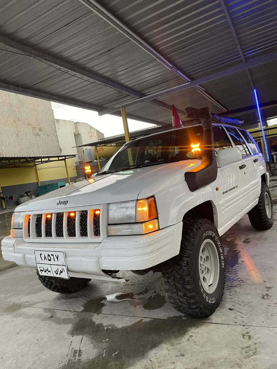 جيب كراند
موديل 96 
محرك V8 فول مواصفات 
سياره احله من صوره 
بدون نقص مكان سليماني 
***********
***********
