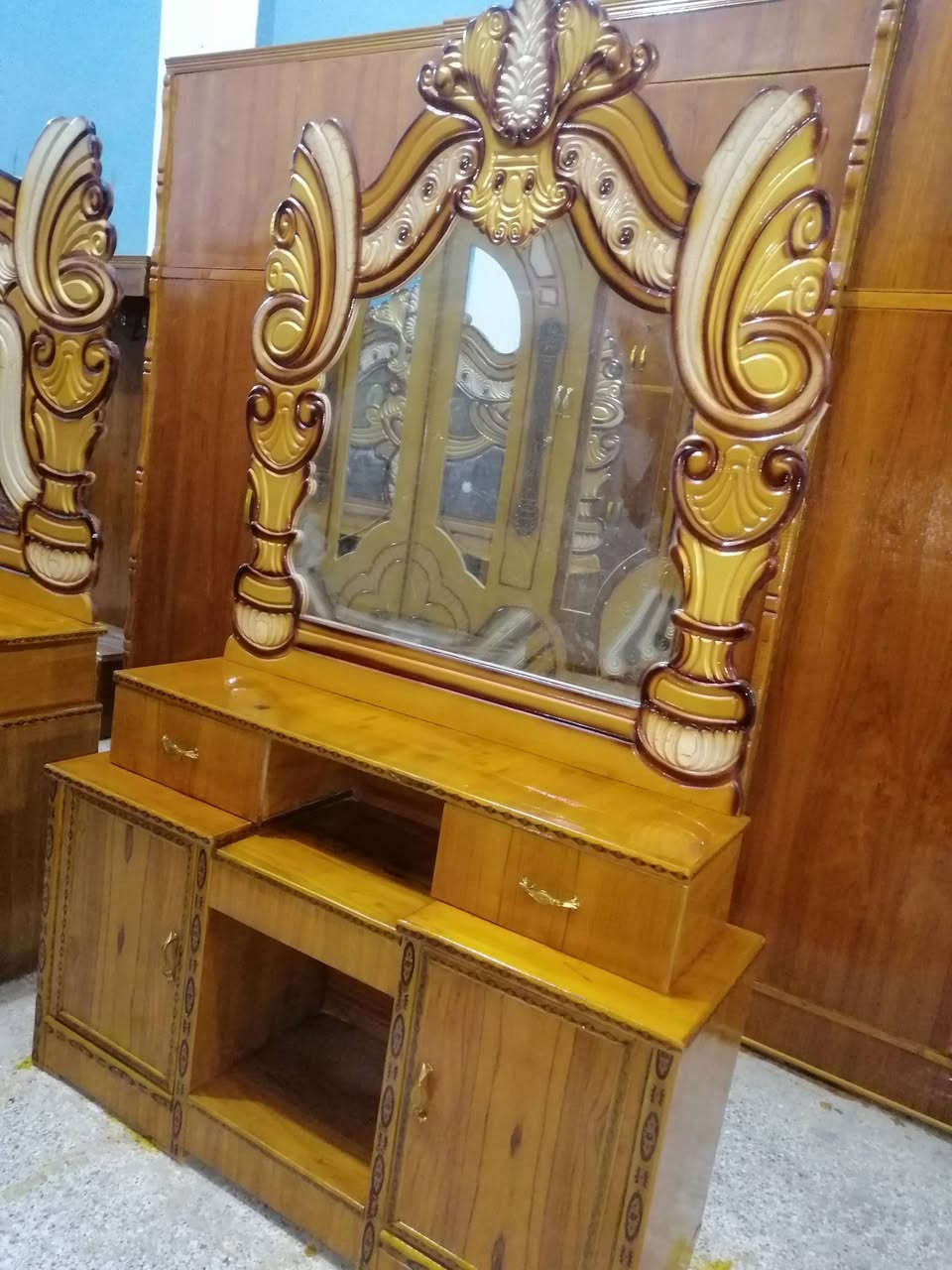 السلام عليكم غرفه للبيع ٦باب طابقين صاج ظهر جرجوبه استعمال كلش قليل فول نضافه بشرط السعر ٧٧٥ الف وبيه مجال العنوان بعقوبه كاطون الرازي شارع ابو رباح قرب مرطبات لسيد مزاد ابو كرار الغريباوي ***********
